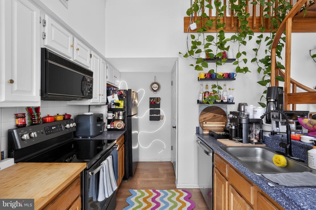 1602 FOXMEADOW CIRCLE