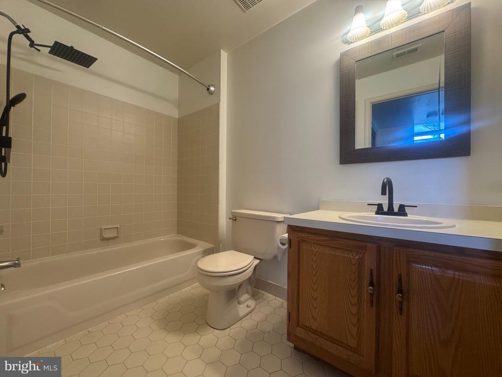 1602 FOXMEADOW CIRCLE Unit: CONDO 1602