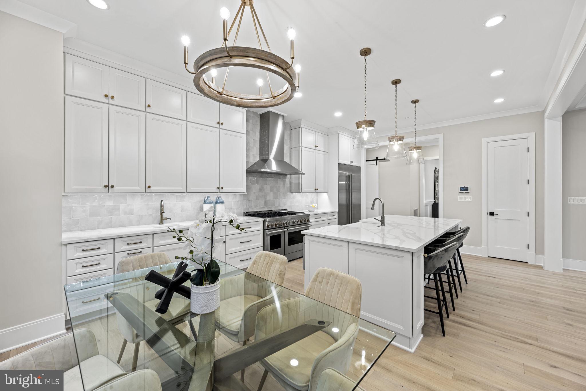 8911 Ewing DRIVE