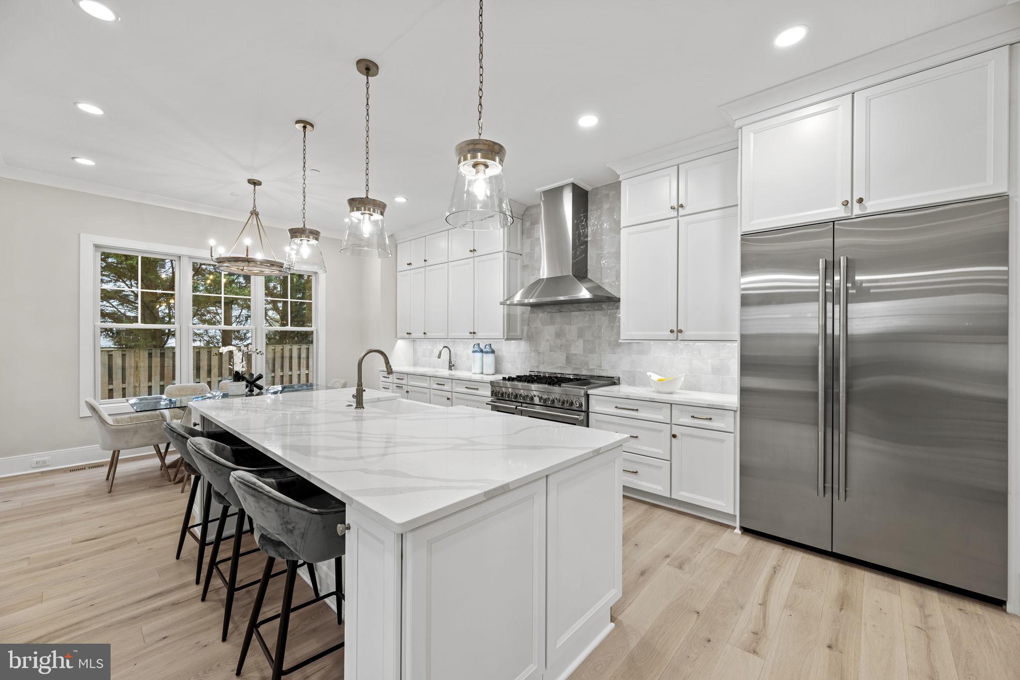 8911 Ewing DRIVE