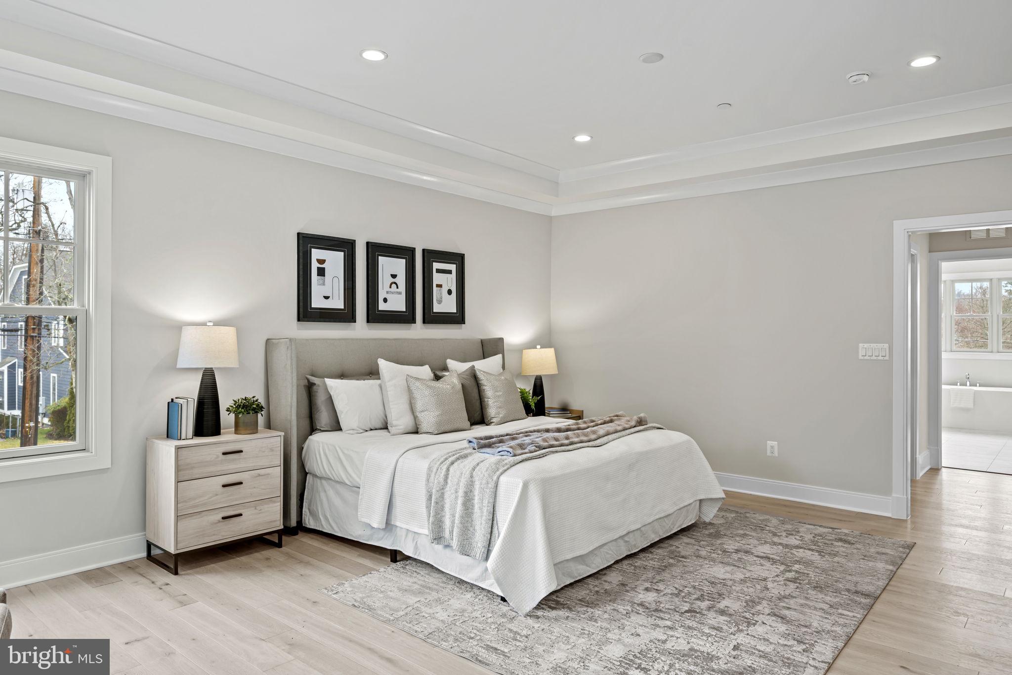 8911 Ewing DRIVE