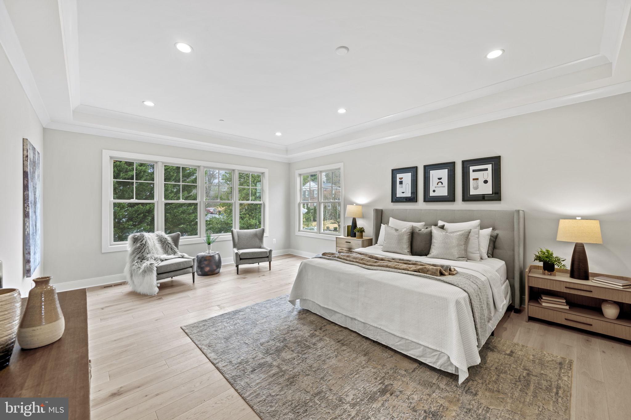 8911 Ewing DRIVE