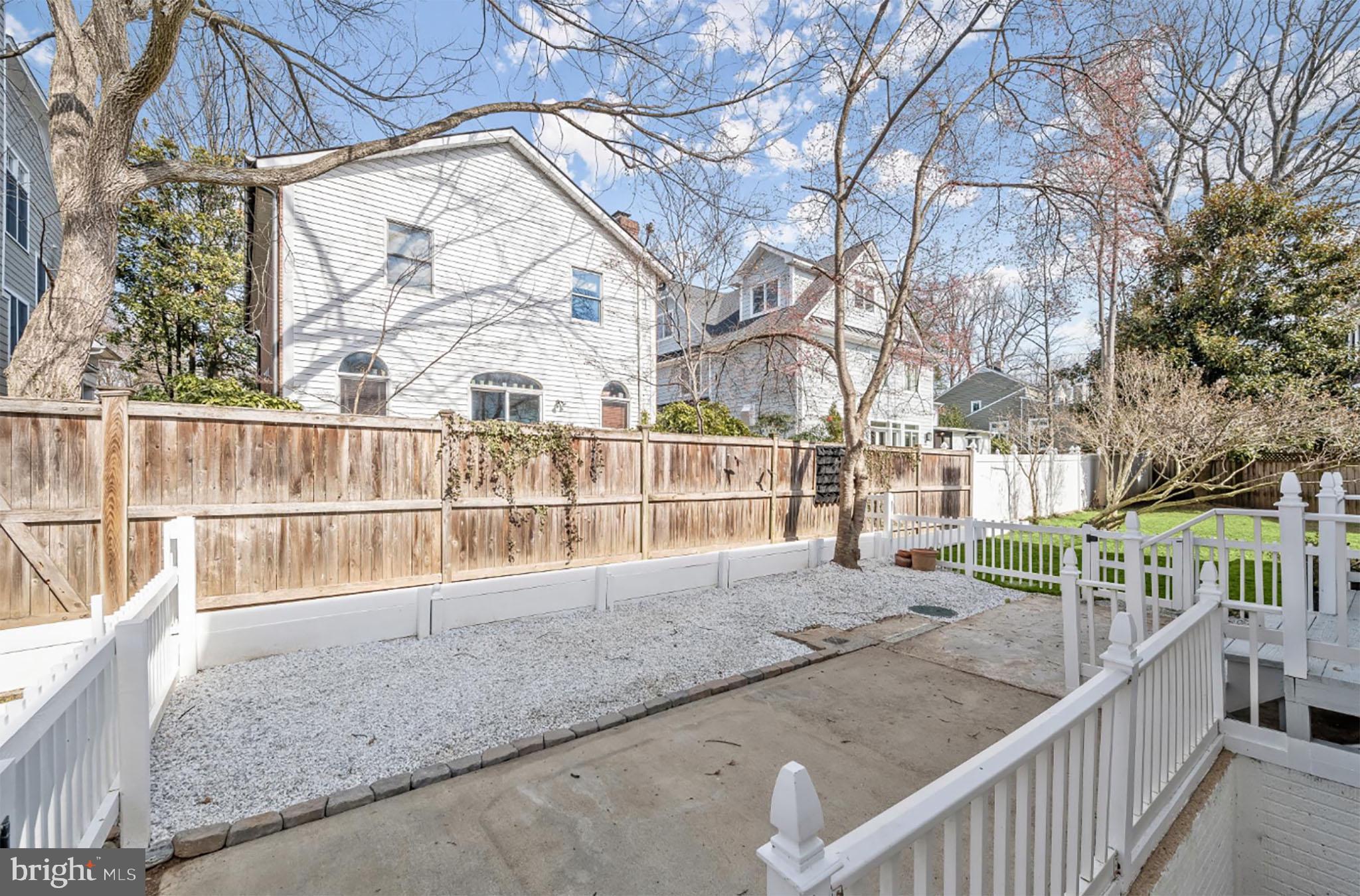 4 Wyoming Ct