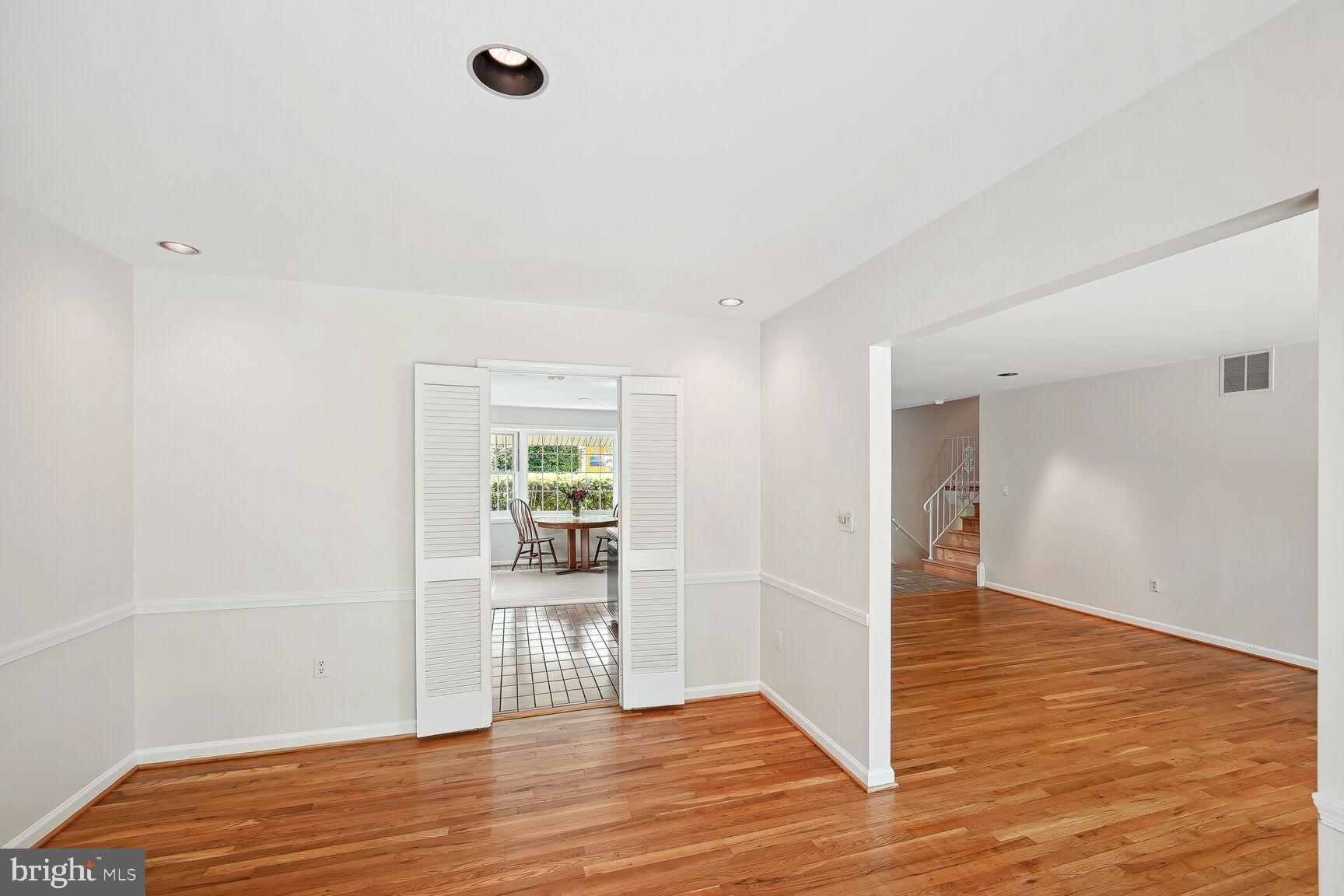 8049 Tuckerman Ln