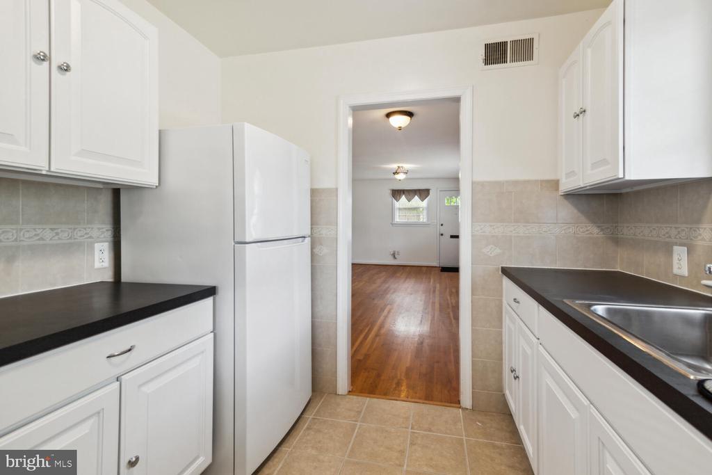 9923 MAYFIELD DR
