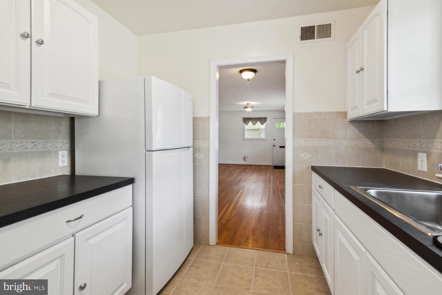 9923 MAYFIELD DR