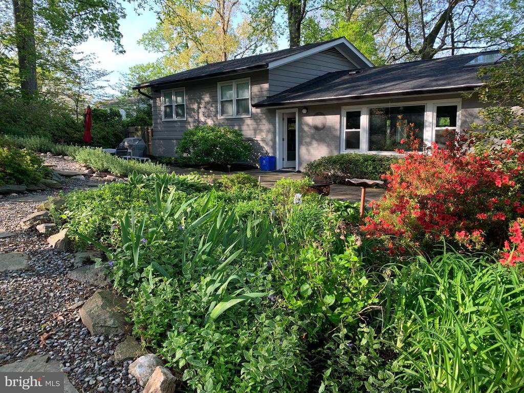 6103 Wiscasset Rd