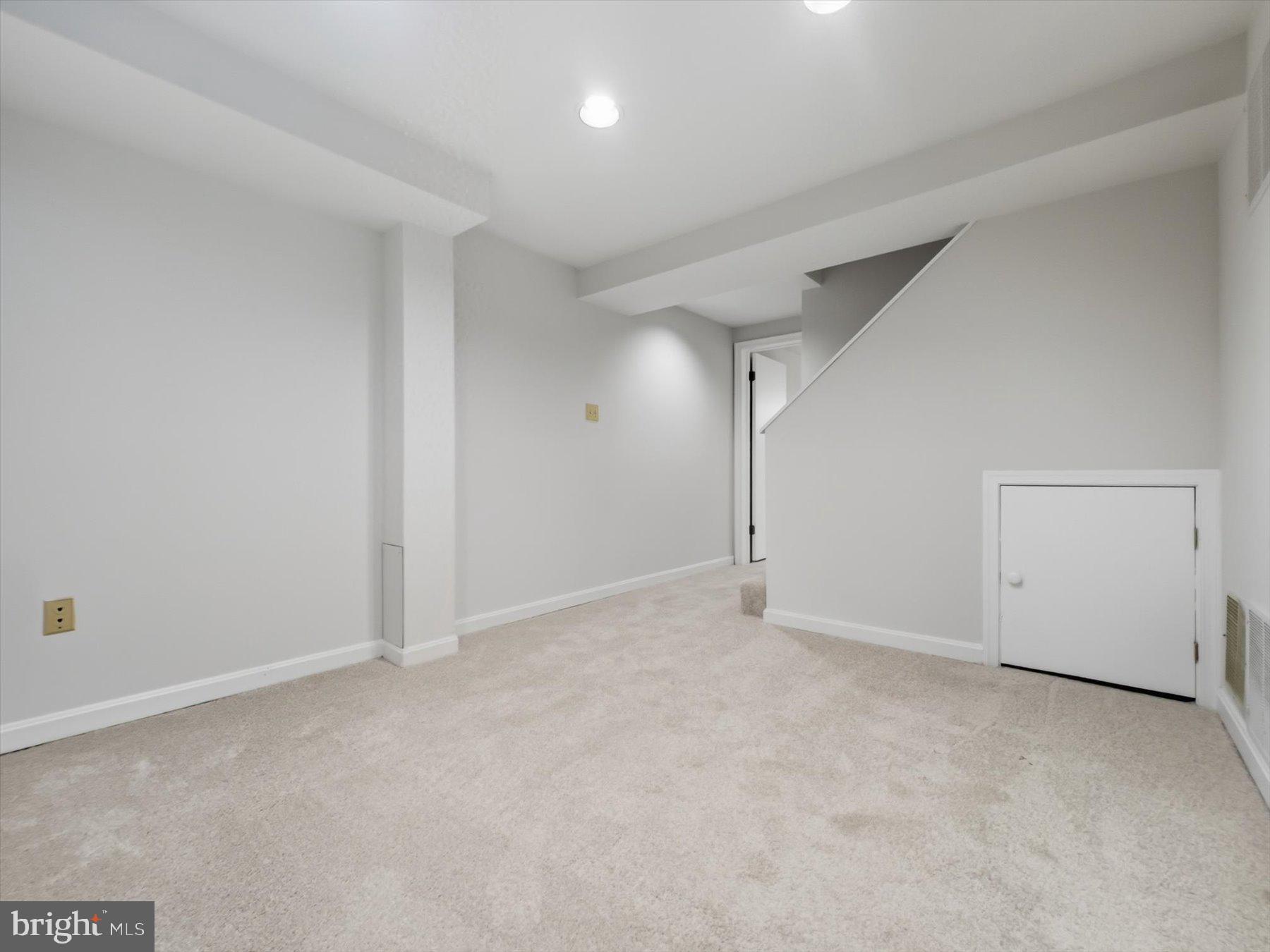5409 GLENWOOD ROAD