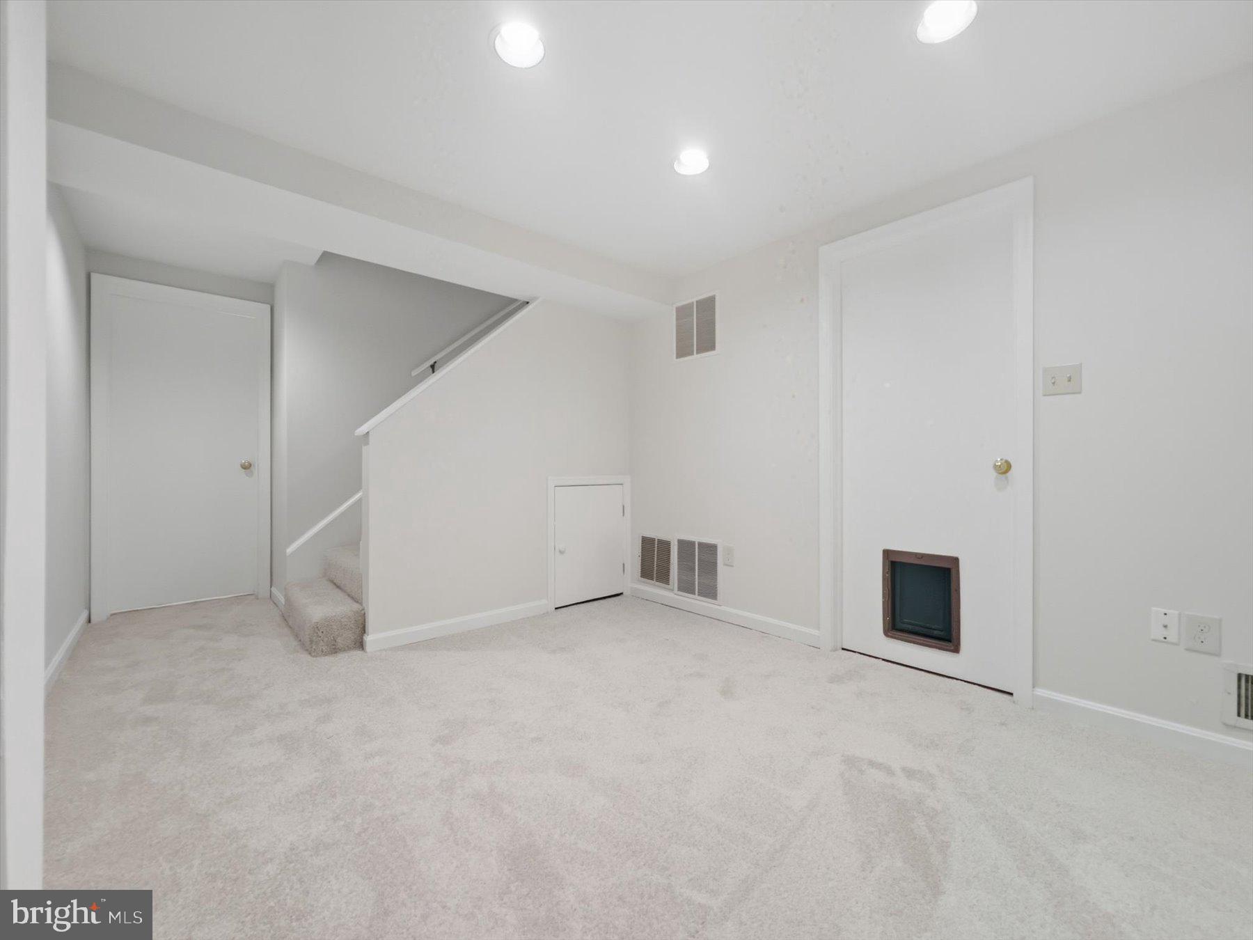 5409 GLENWOOD ROAD