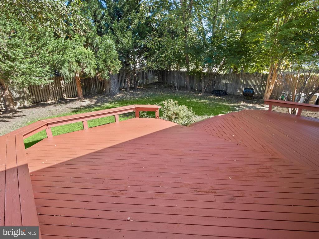 5409 GLENWOOD ROAD