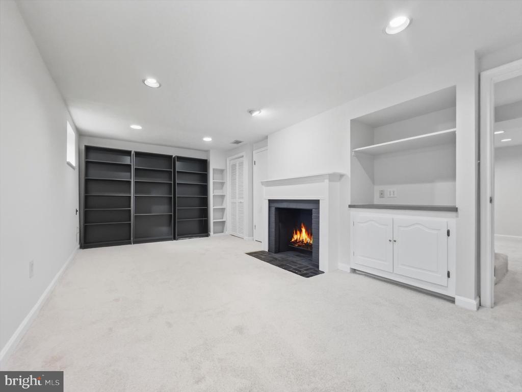 5409 GLENWOOD ROAD