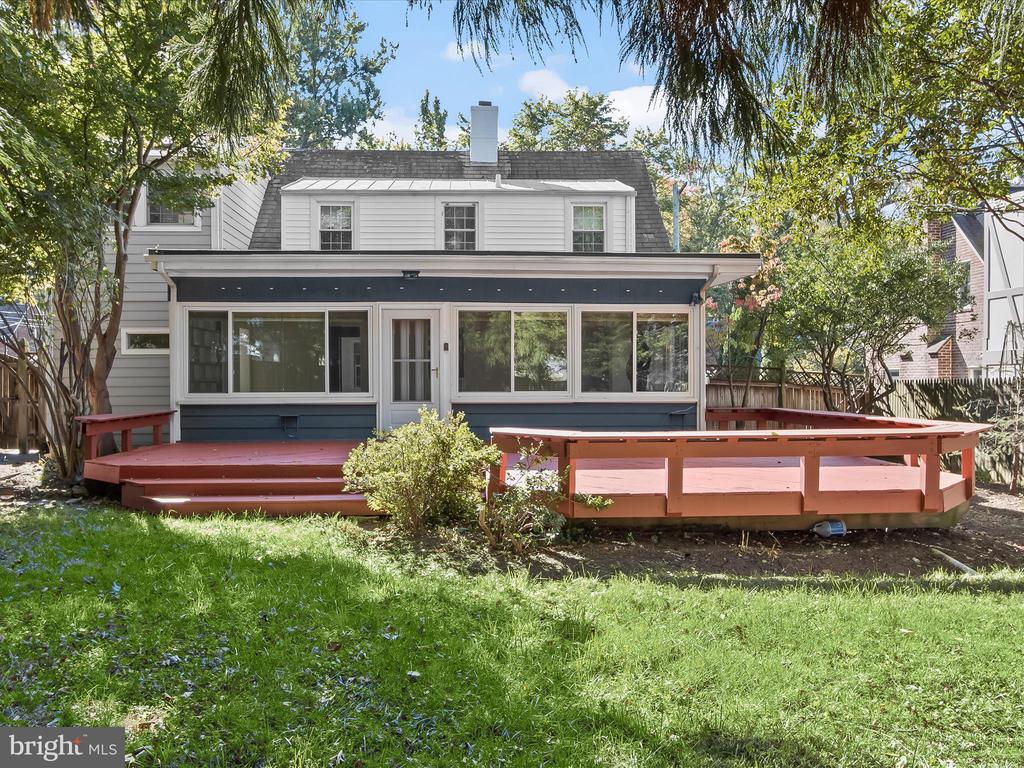 5409 GLENWOOD ROAD