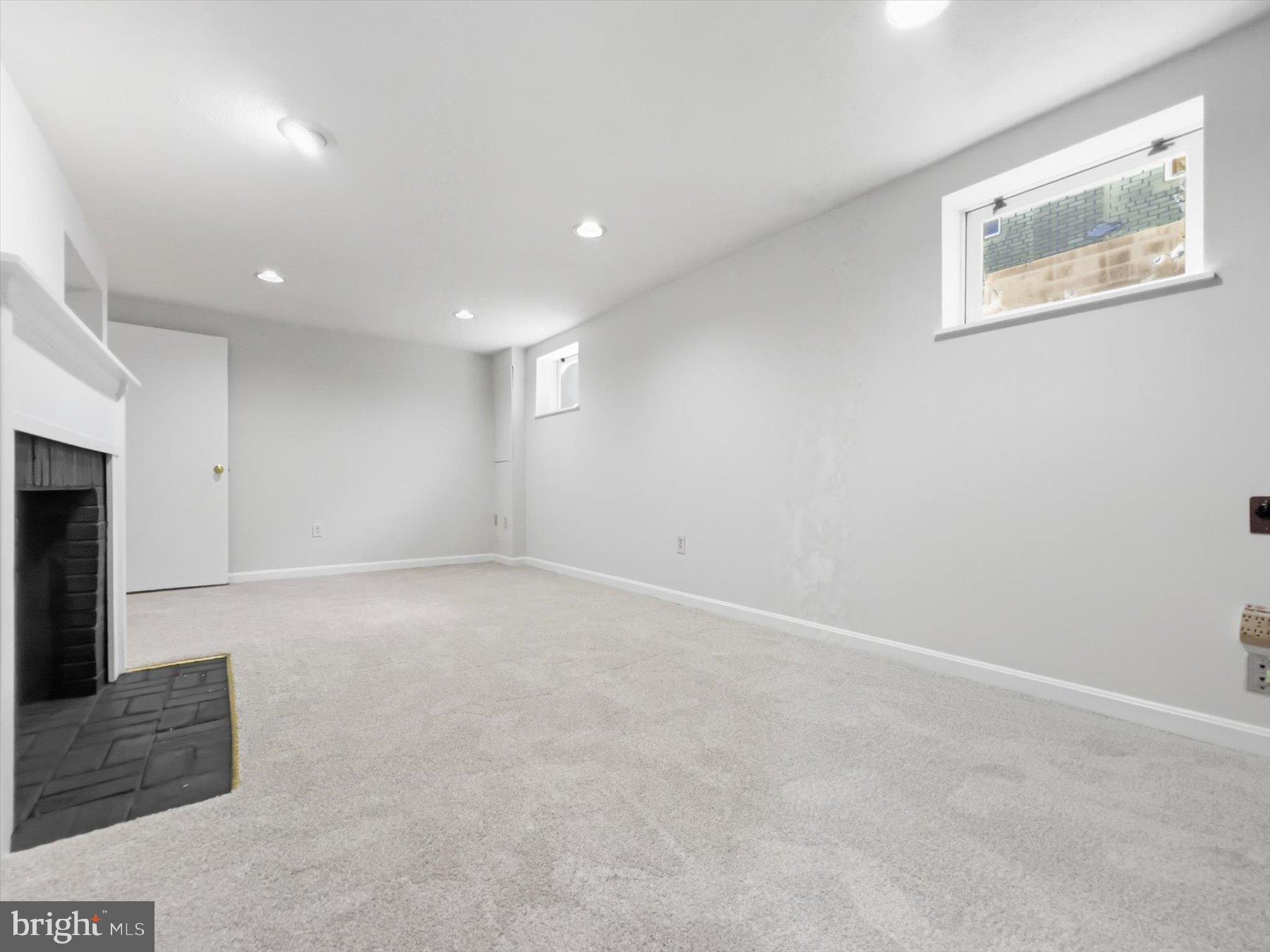 5409 GLENWOOD ROAD