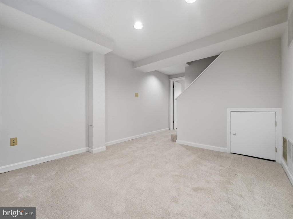5409 GLENWOOD ROAD
