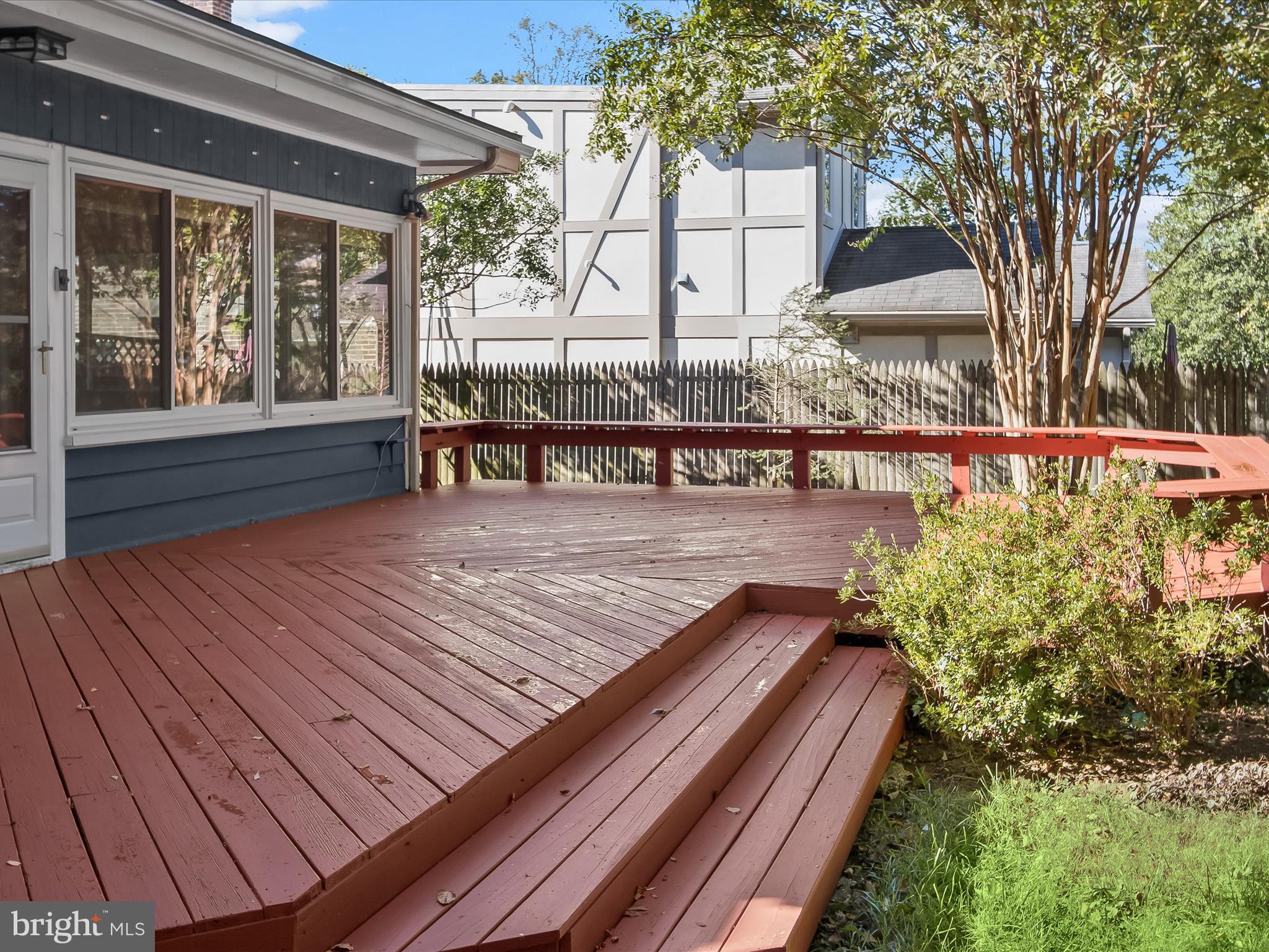 5409 GLENWOOD ROAD