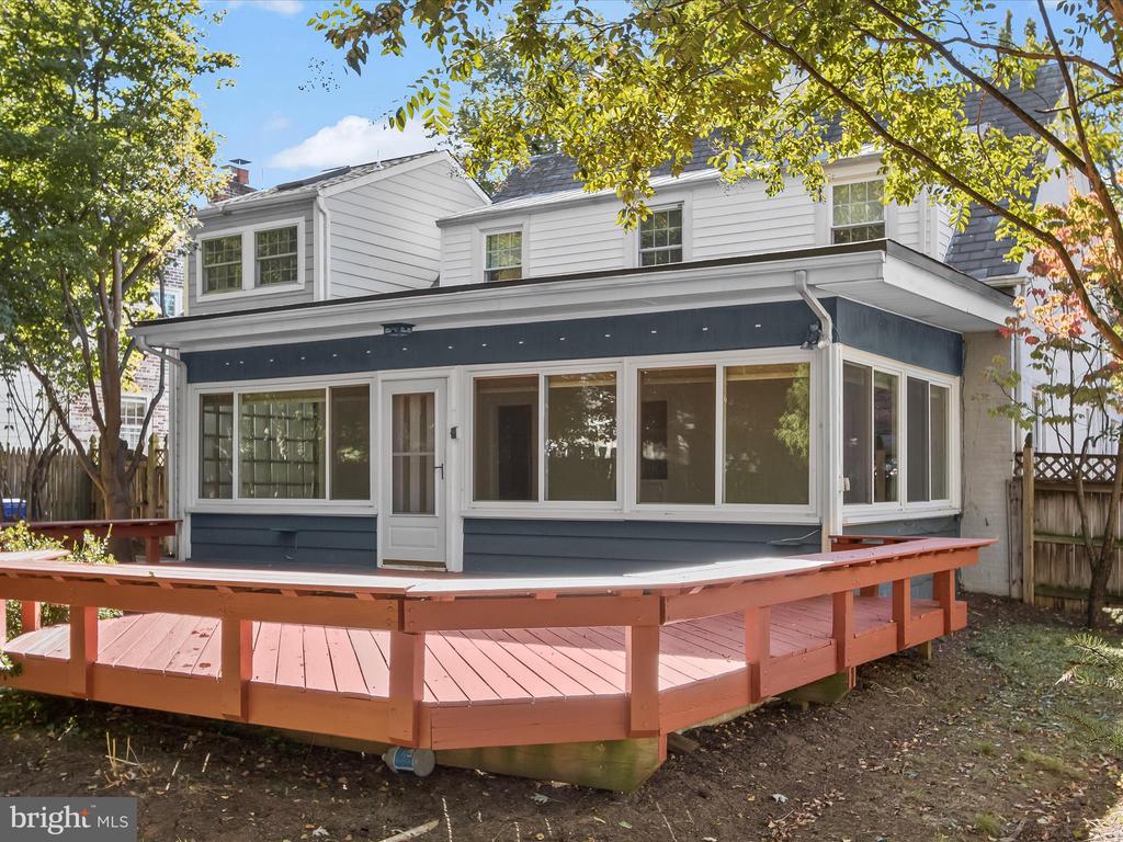 5409 GLENWOOD ROAD
