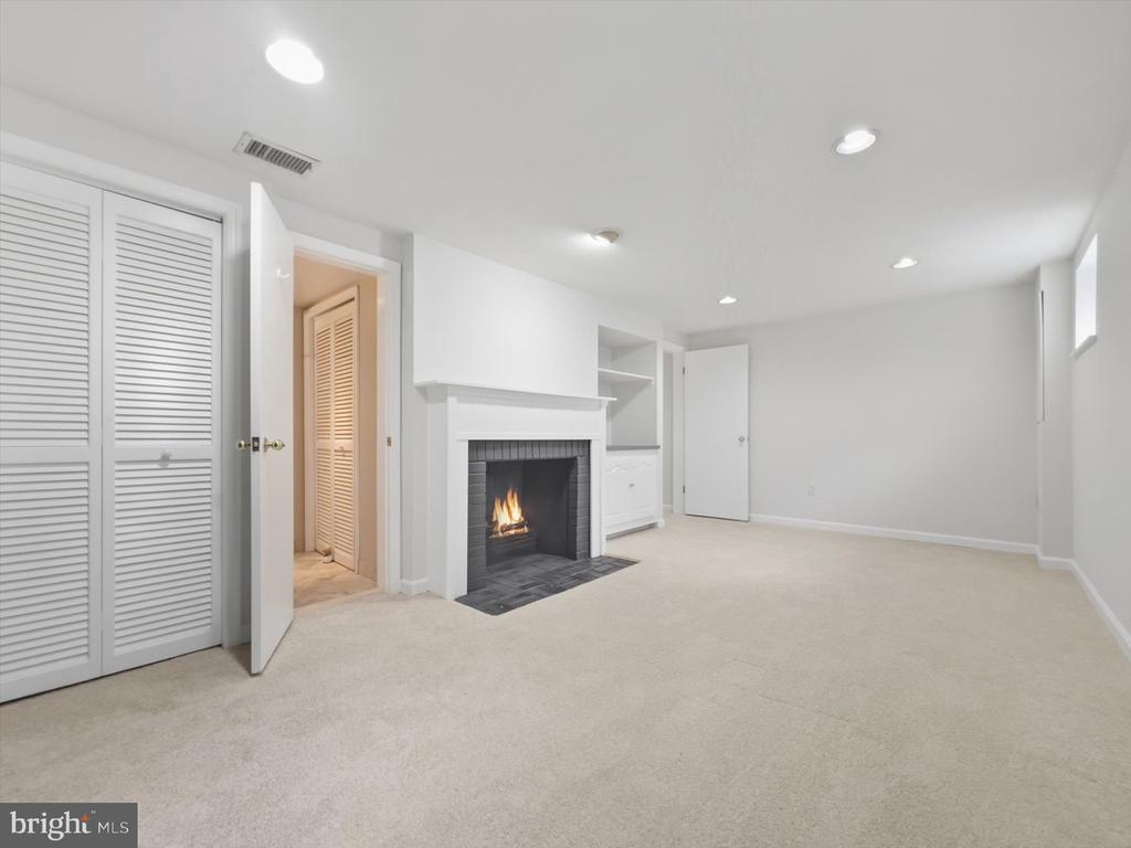 5409 GLENWOOD ROAD