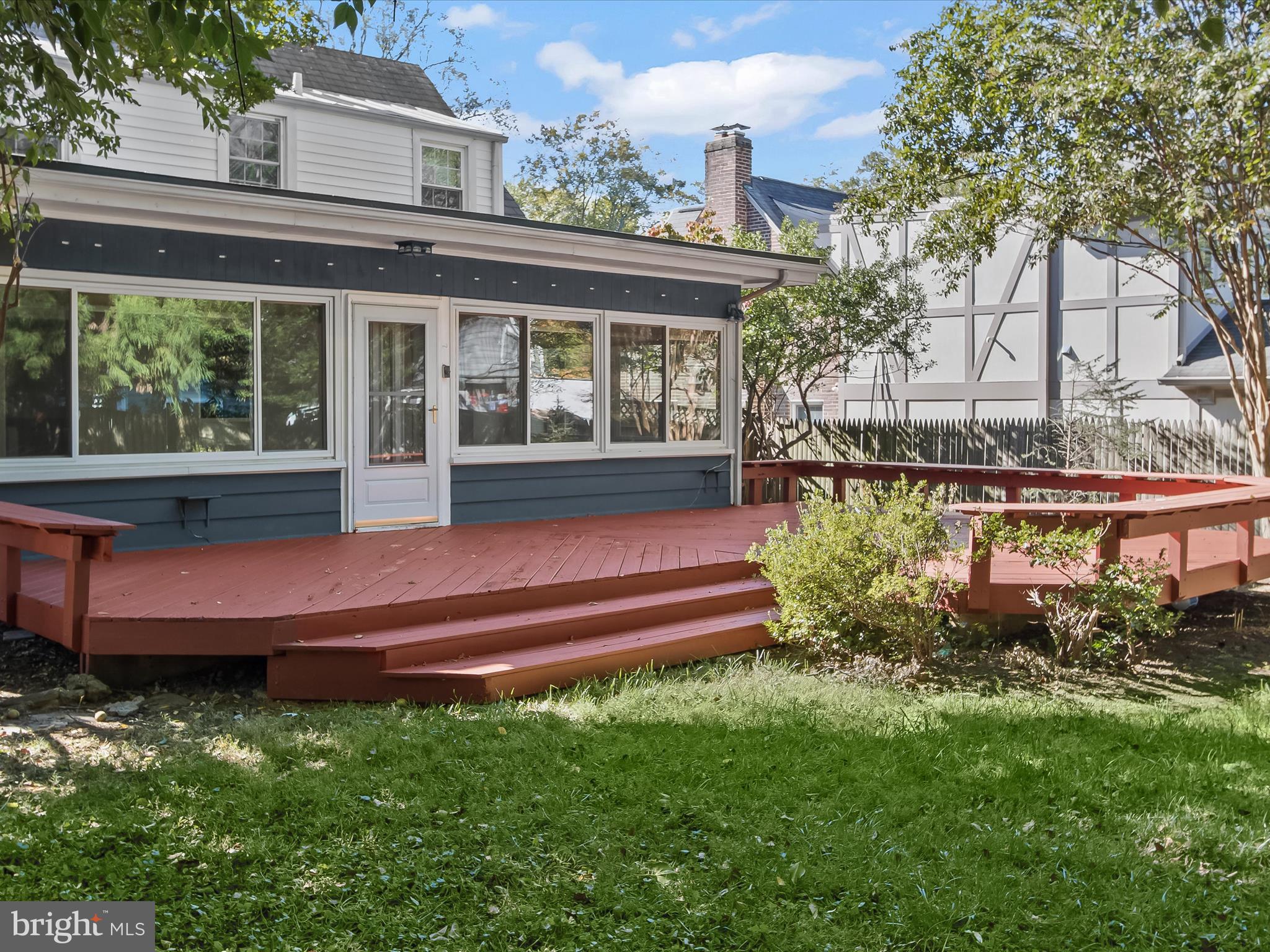5409 GLENWOOD ROAD