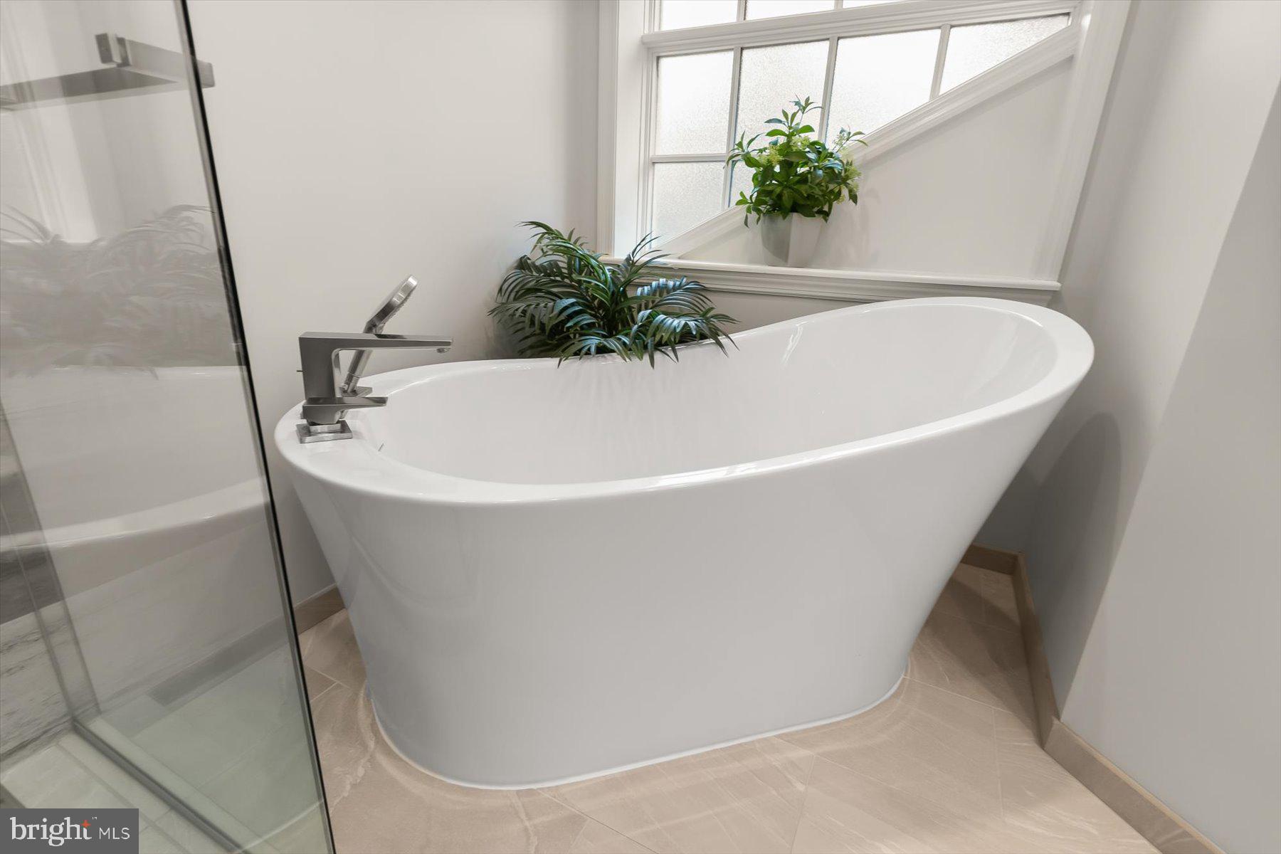 5628 MASSACHUSETTS AVENUE