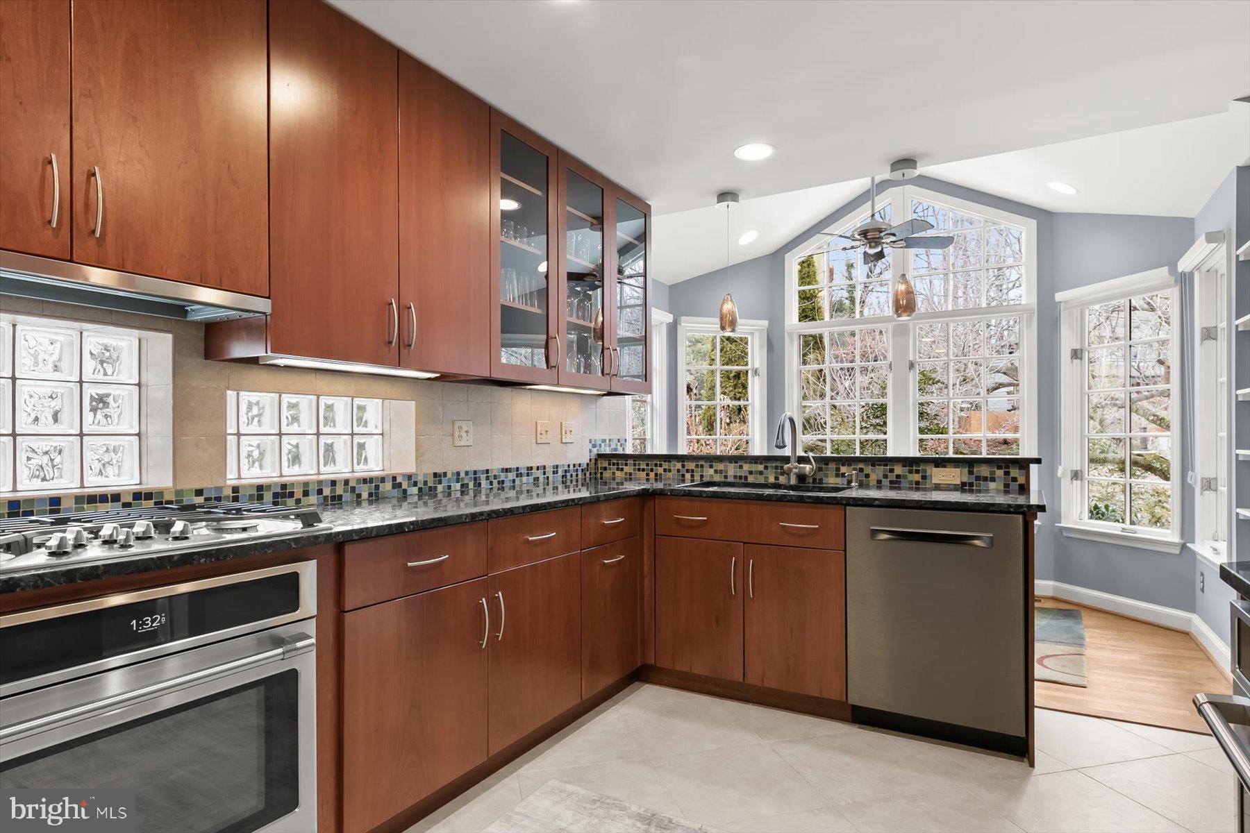 5628 MASSACHUSETTS AVENUE