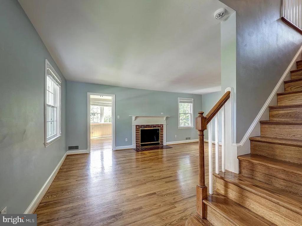 21 KENTBURY WAY