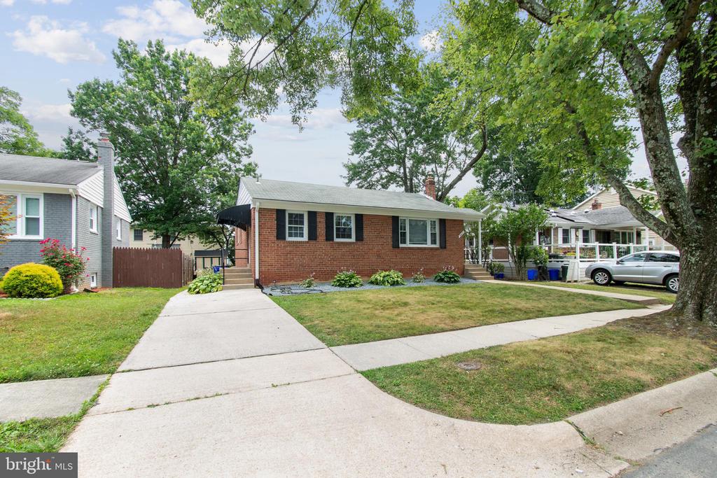 9923 MAYFIELD DRIVE