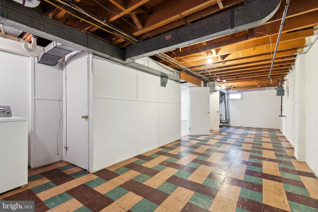 9923 MAYFIELD DRIVE