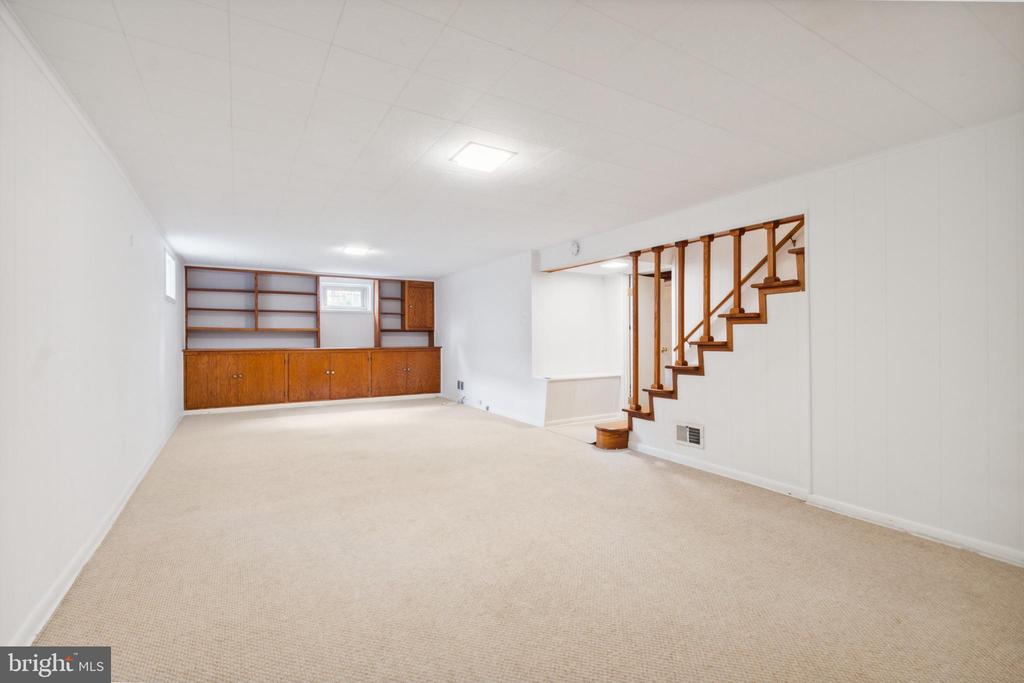 9923 MAYFIELD DRIVE