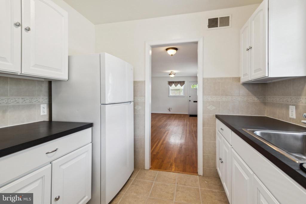 9923 MAYFIELD DRIVE