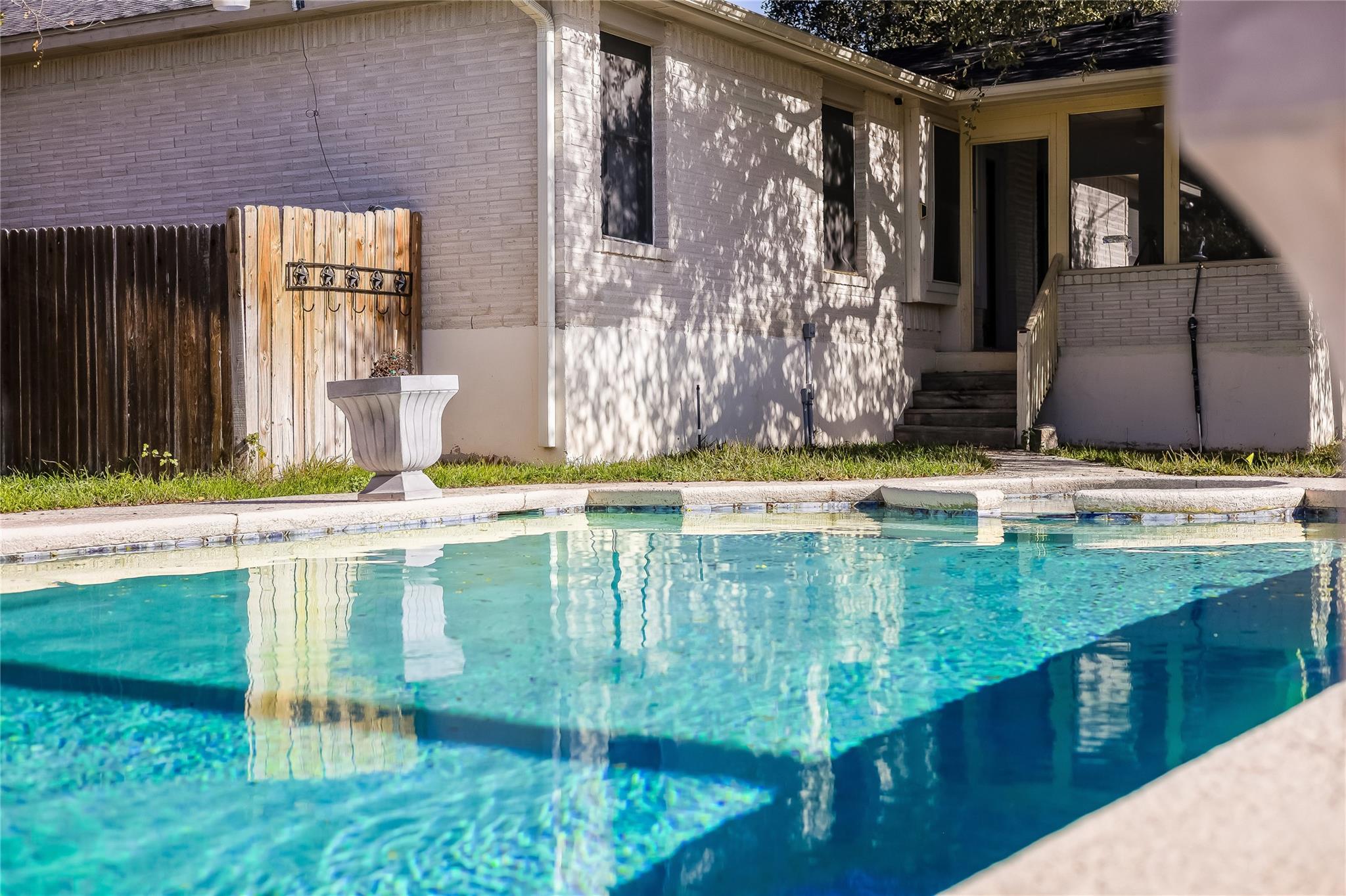 4103 Natural Bridge CT