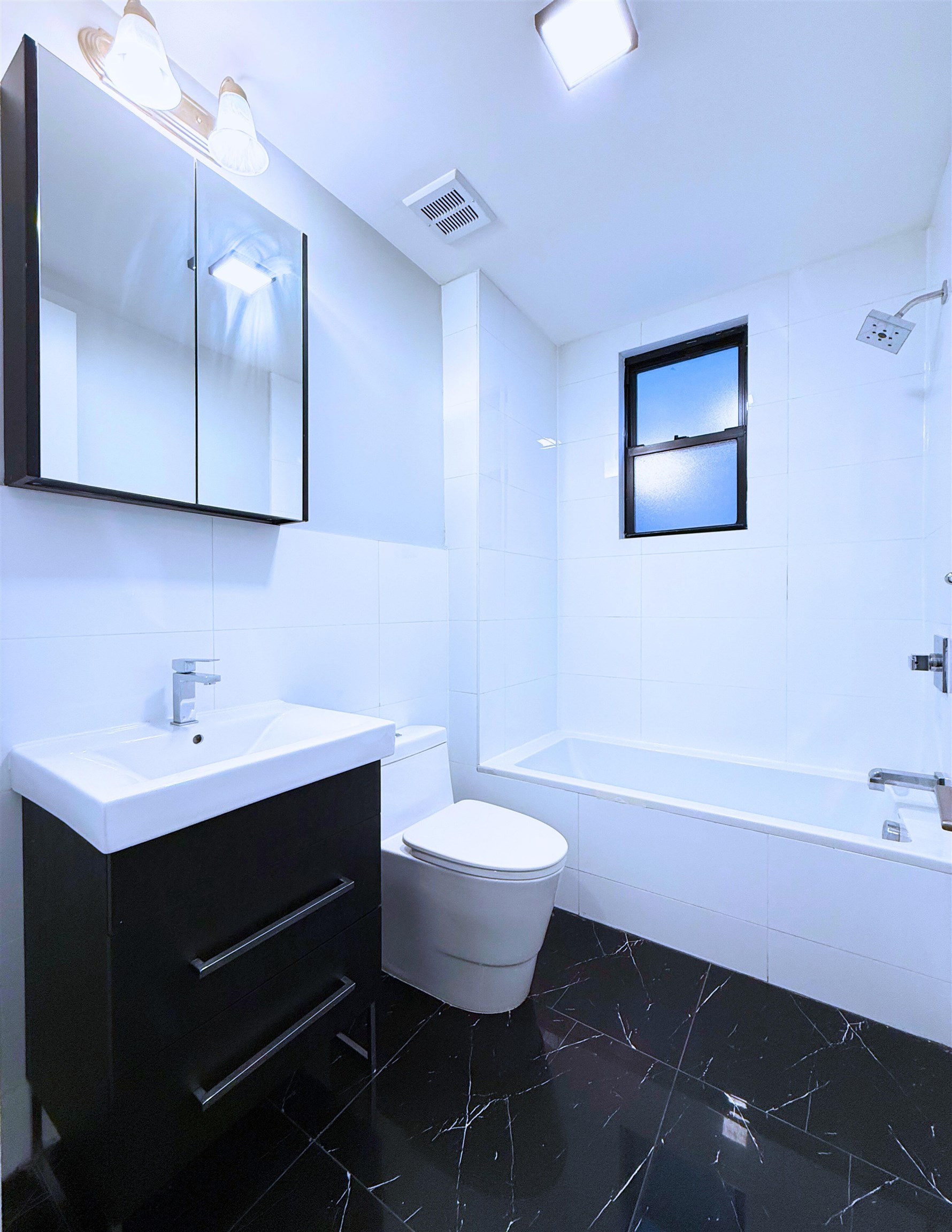 126 RANDOLPH AVE Unit: 3R