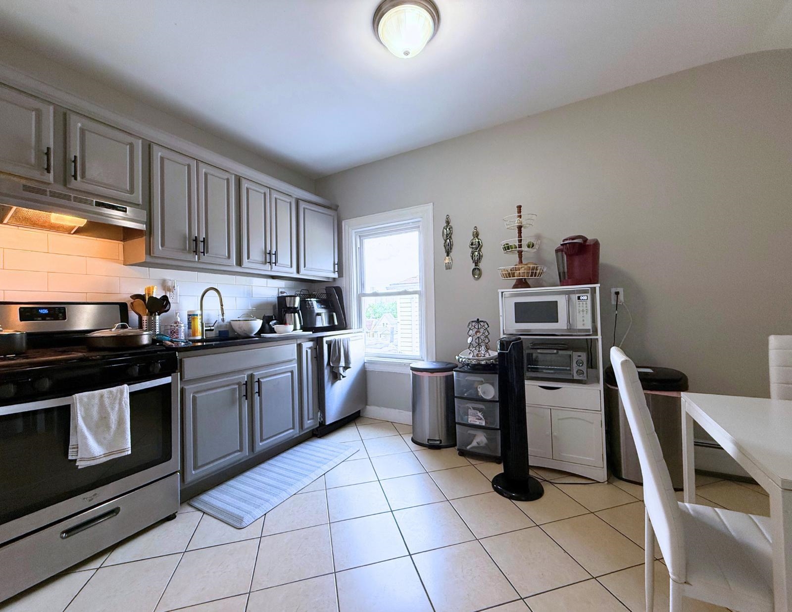 162 CARTERET AVE