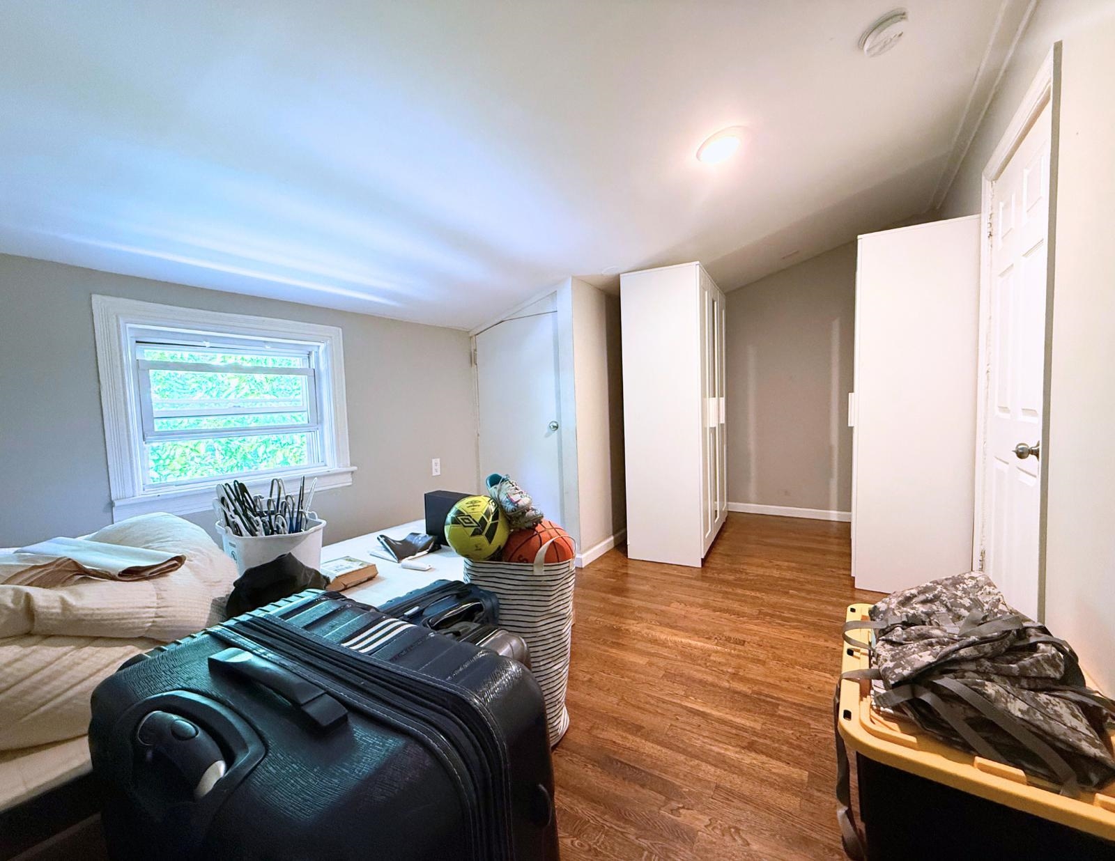 162 CARTERET AVE