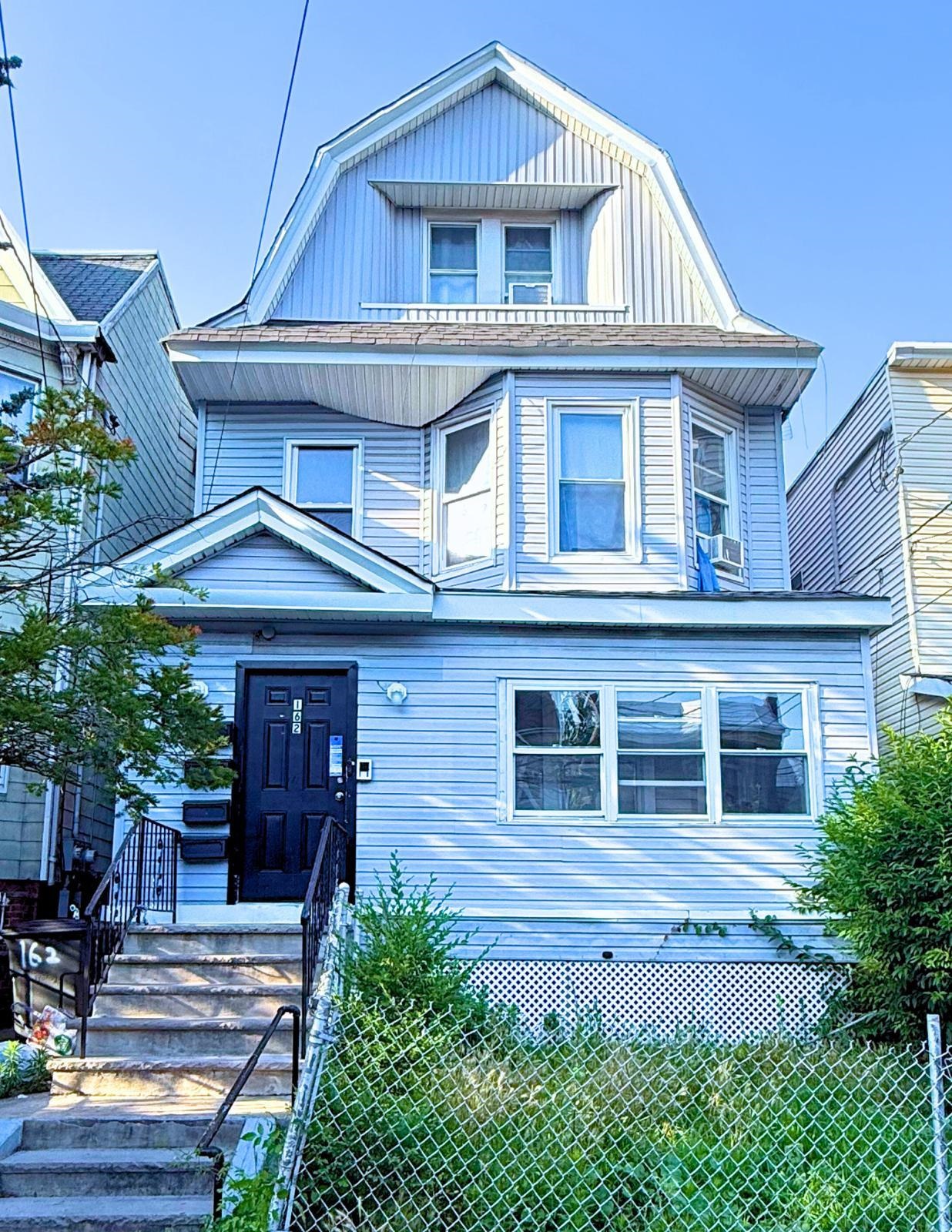 162 CARTERET AVE