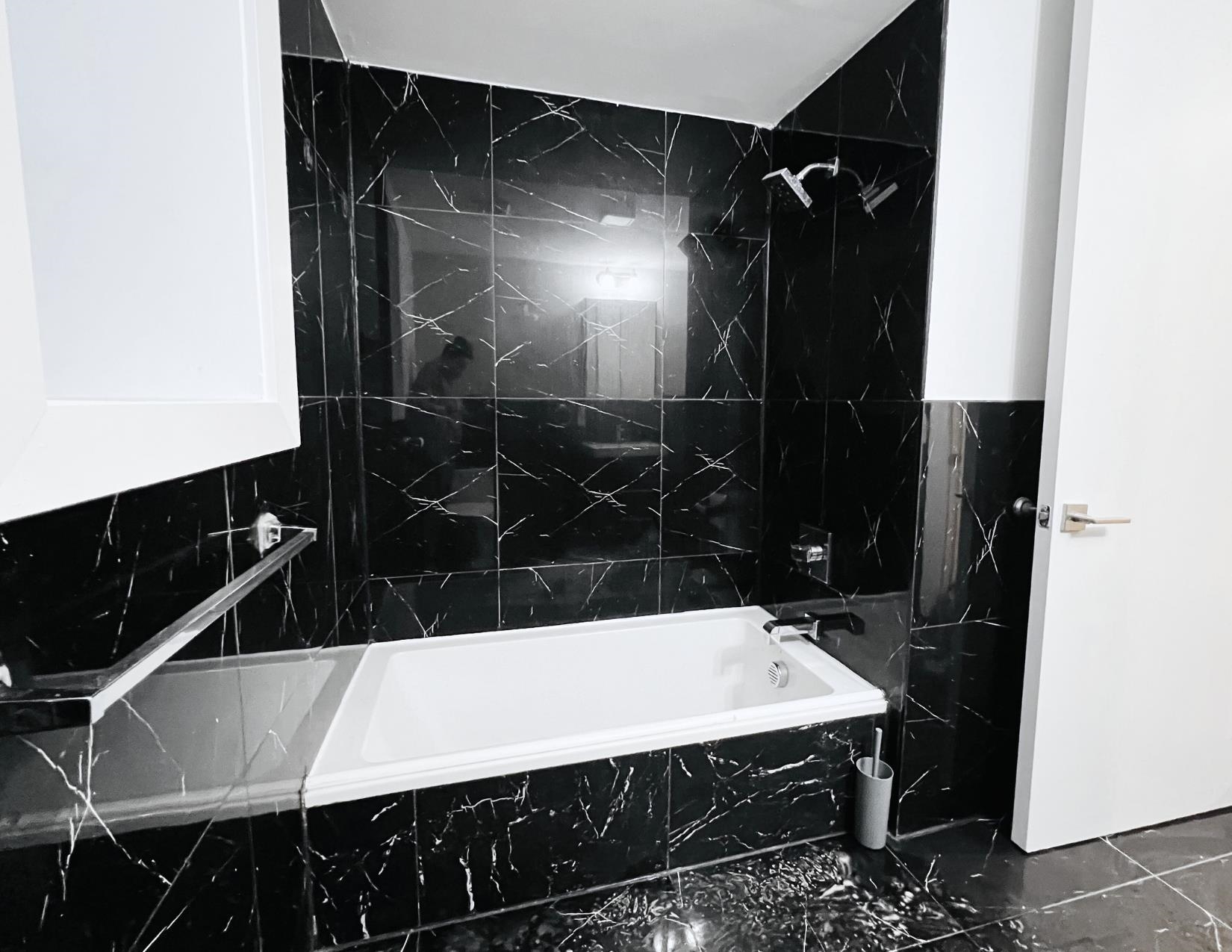 126 RANDOLPH AVE Unit: 1B