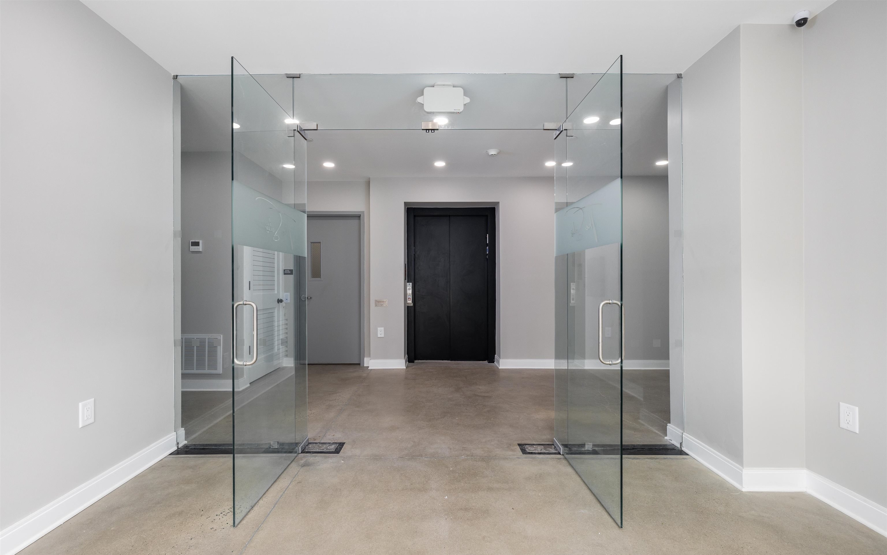 558 COMMUNIPAW AVE Unit: 301