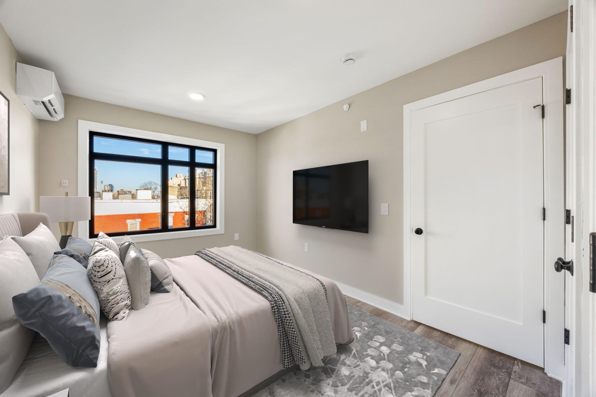 558 COMMUNIPAW AVE Unit: 502