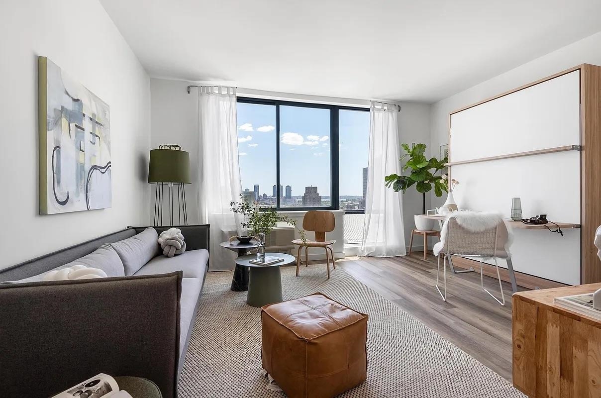 55 JORDAN AVE Unit: 1215