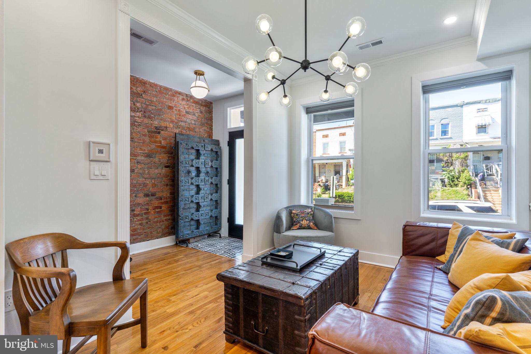 766 Columbia Rd NW