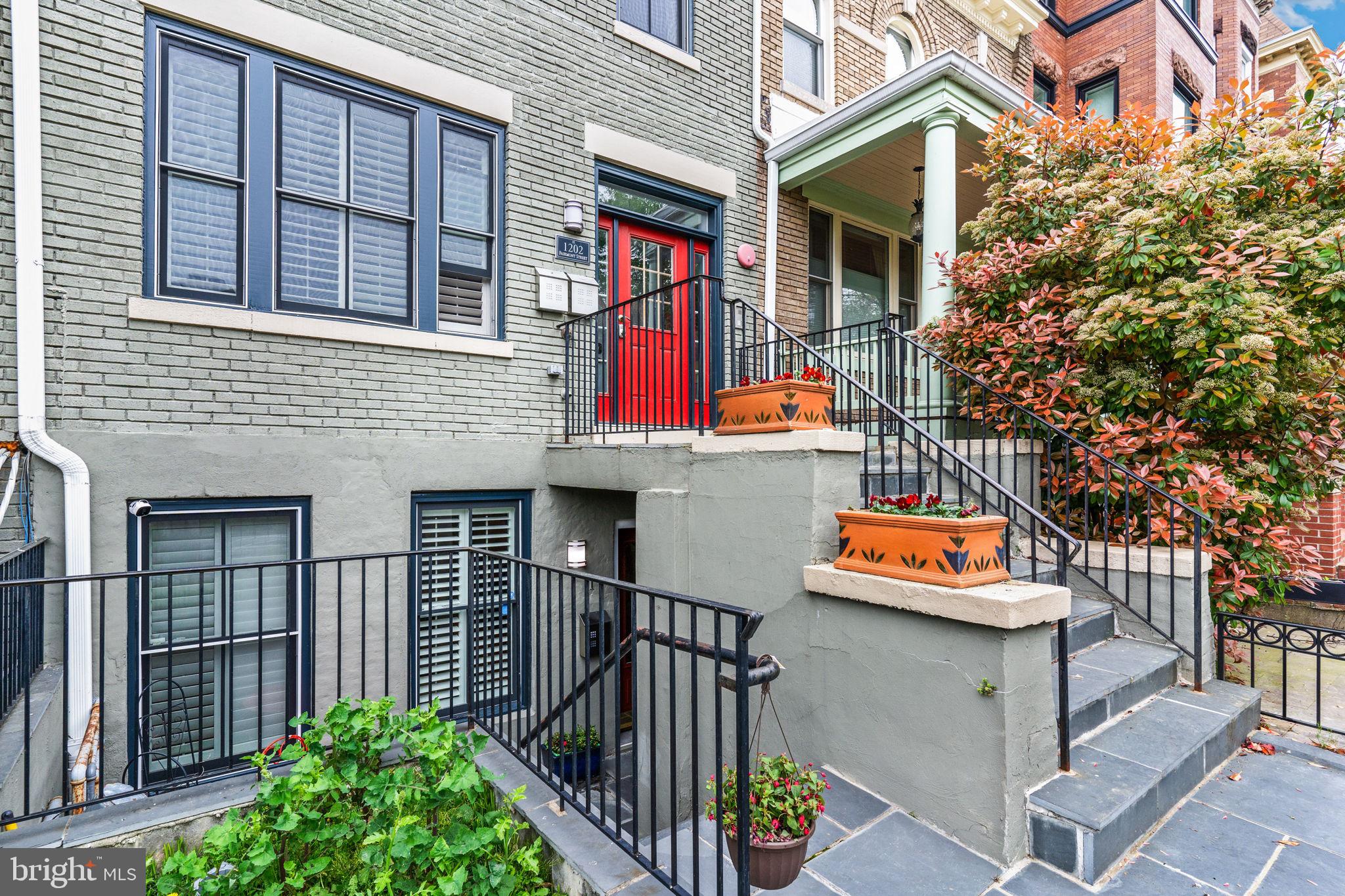 1202 Fairmont St NW #1