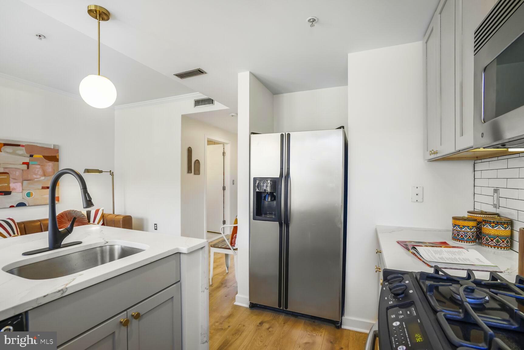 2535 13th St NW #101