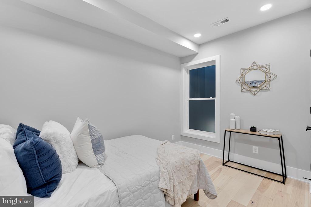 4014 Georgia Ave NW #202