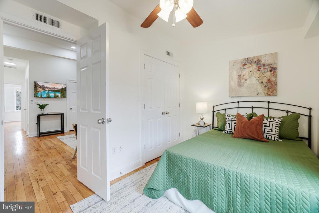 1102 Holbrook Ter NE #3
