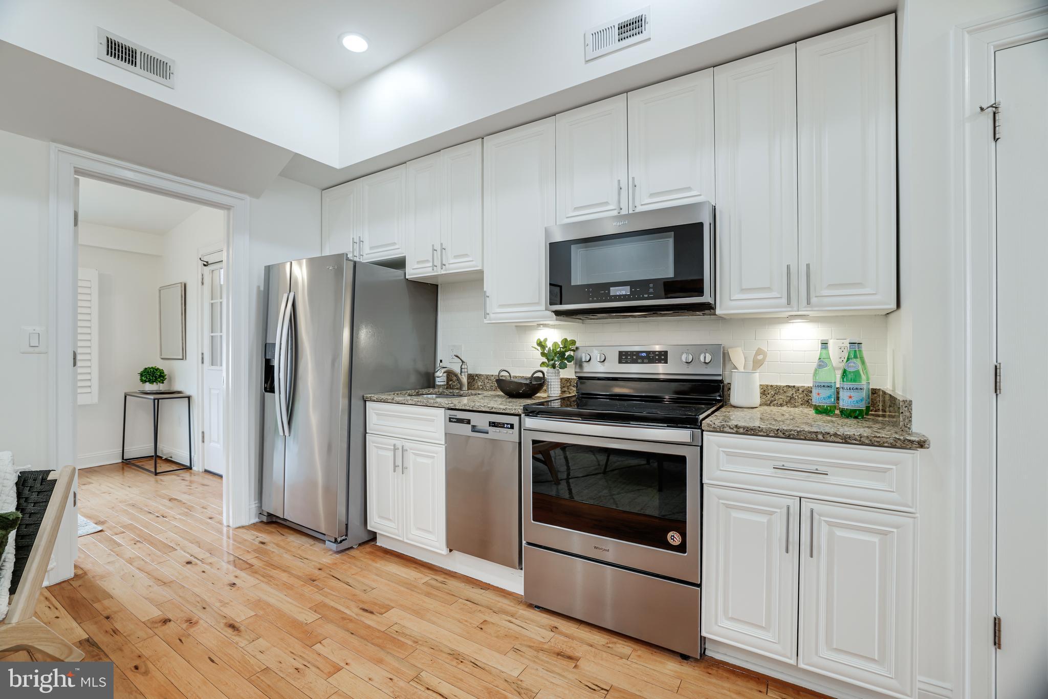 1102 Holbrook Ter NE #3