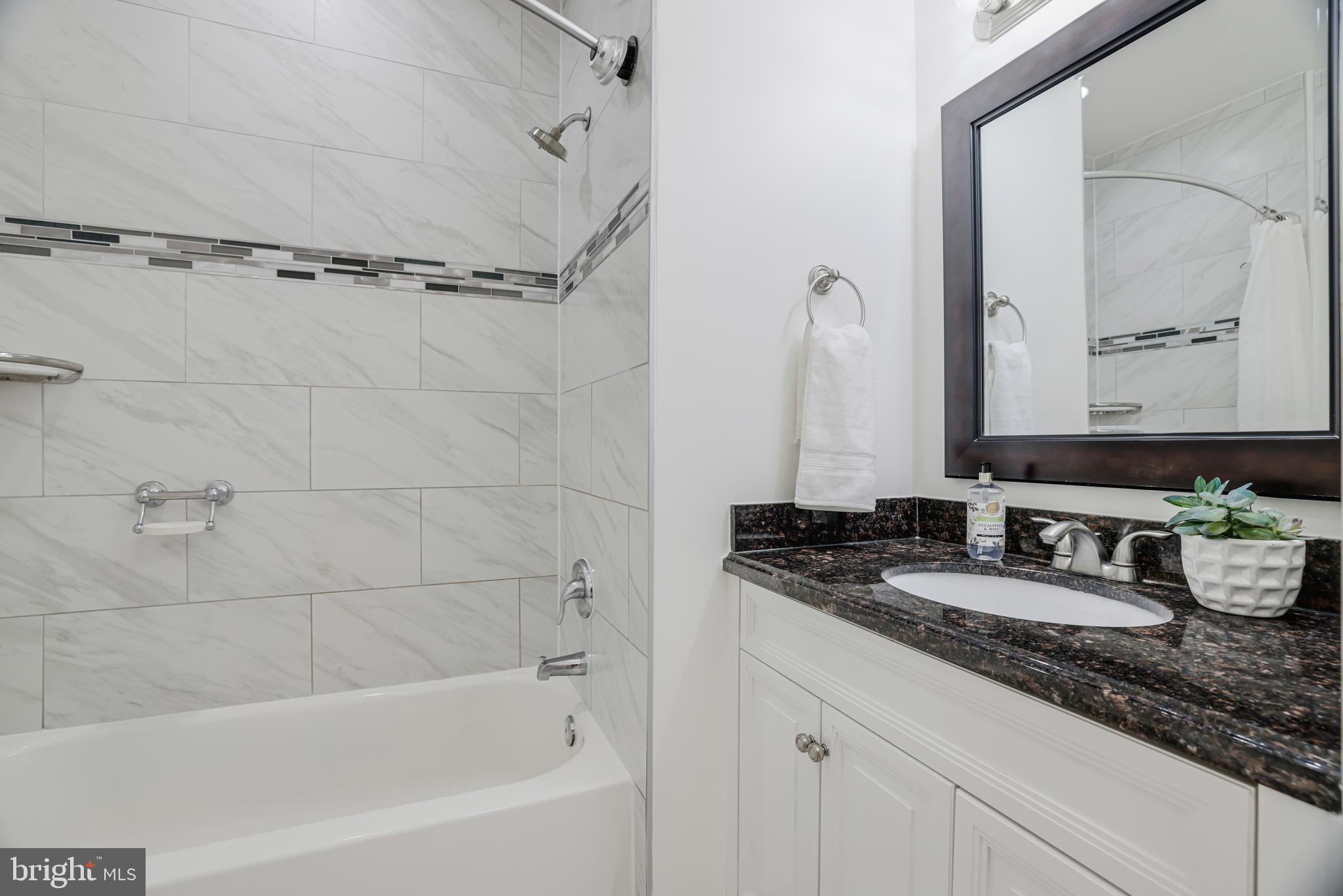 1102 Holbrook Ter NE #3