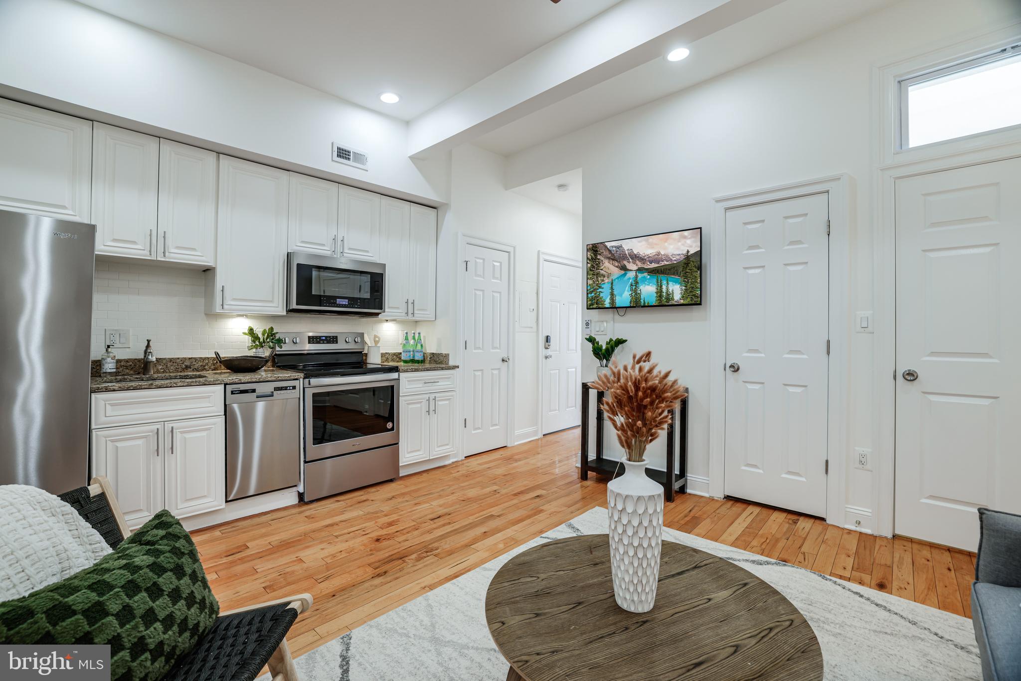 1102 Holbrook Ter NE #3