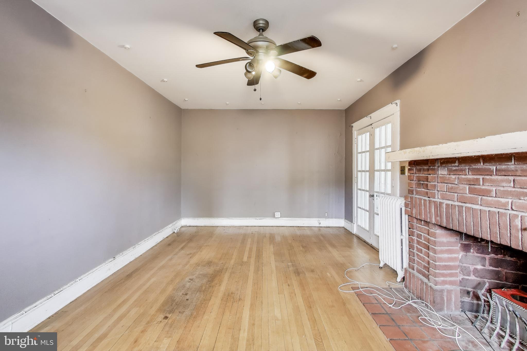 742 Crittenden St NW