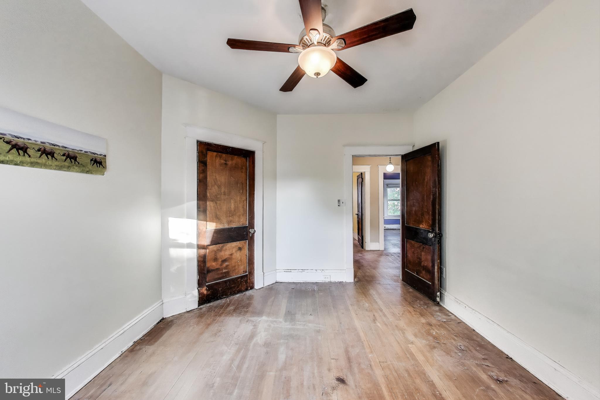 742 Crittenden St NW