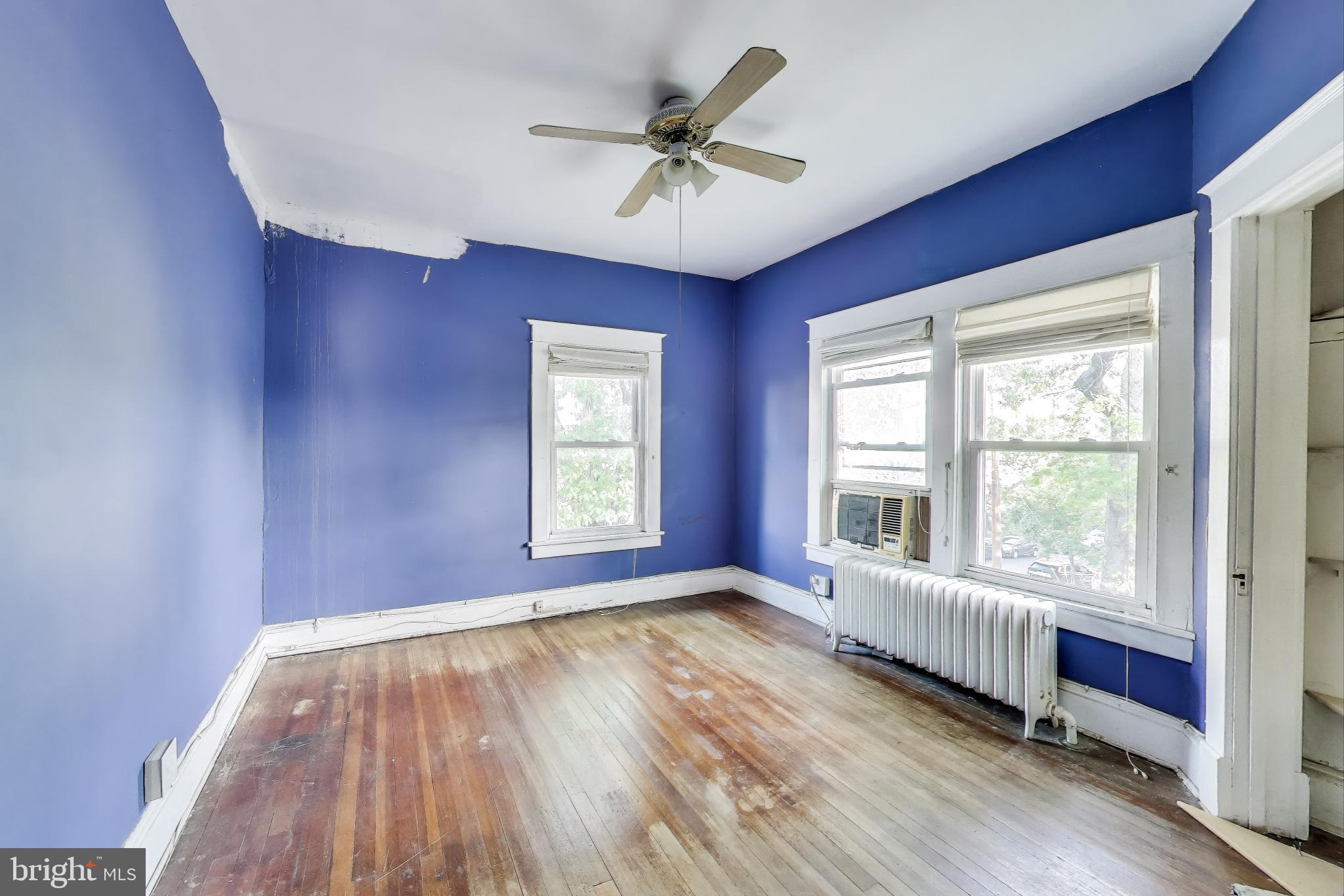 742 Crittenden St NW