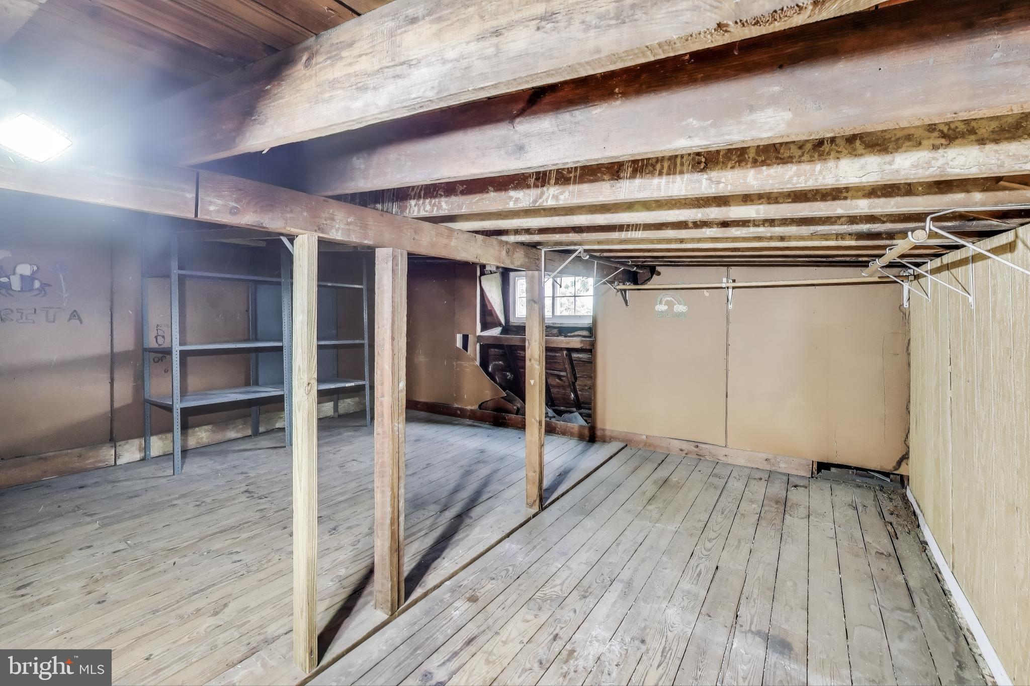 742 Crittenden St NW